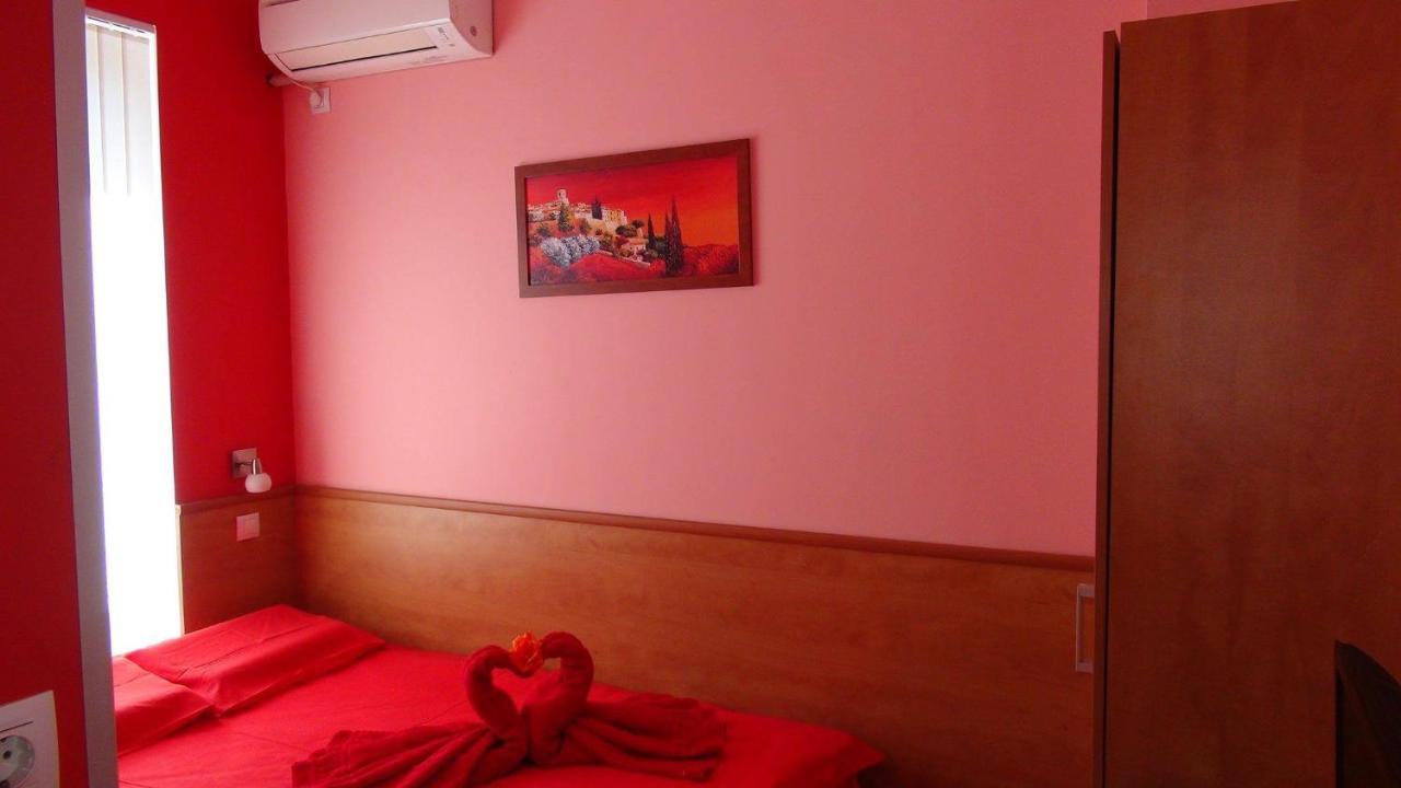 Семеен Хотел Лъки Byala Slatina Exteriör bild