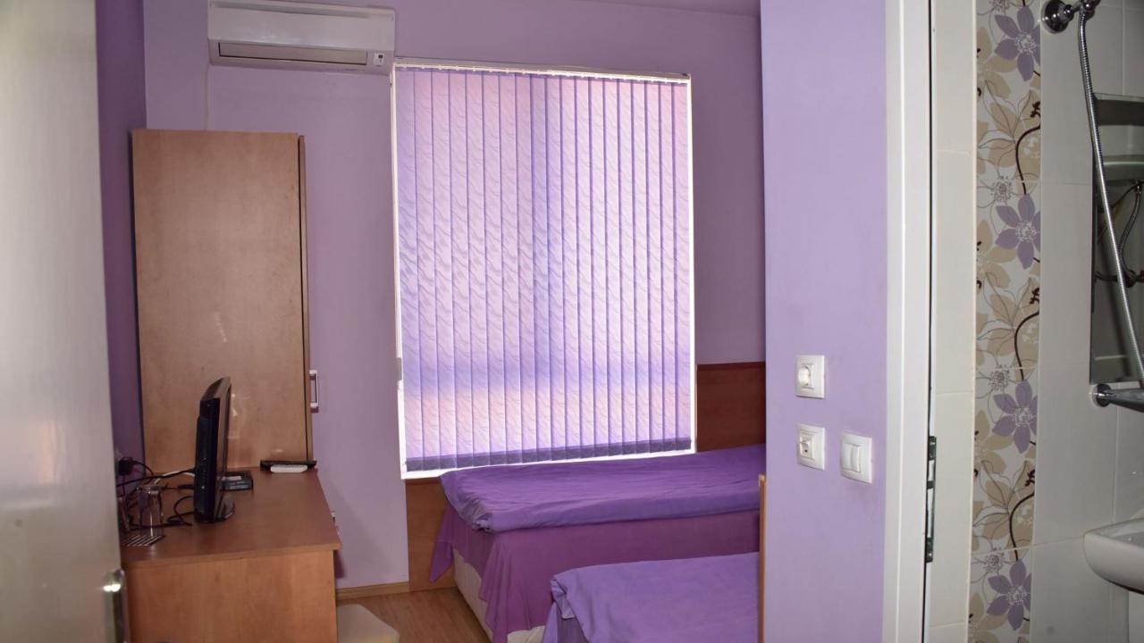 Семеен Хотел Лъки Byala Slatina Exteriör bild